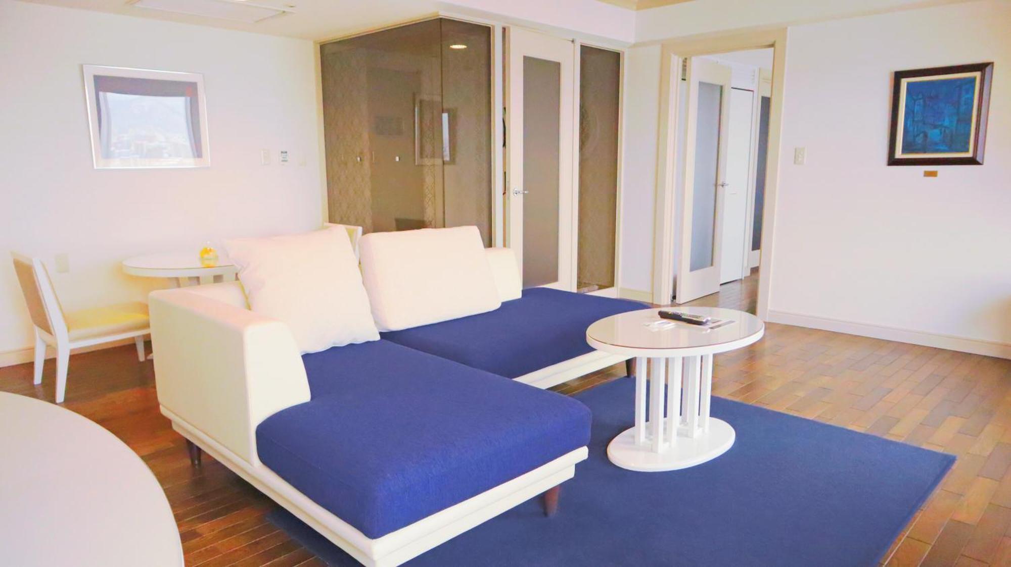 Premier Hotel Nakajima Park Сапоро Екстериор снимка A living room in a serviced apartment in Hong Kong